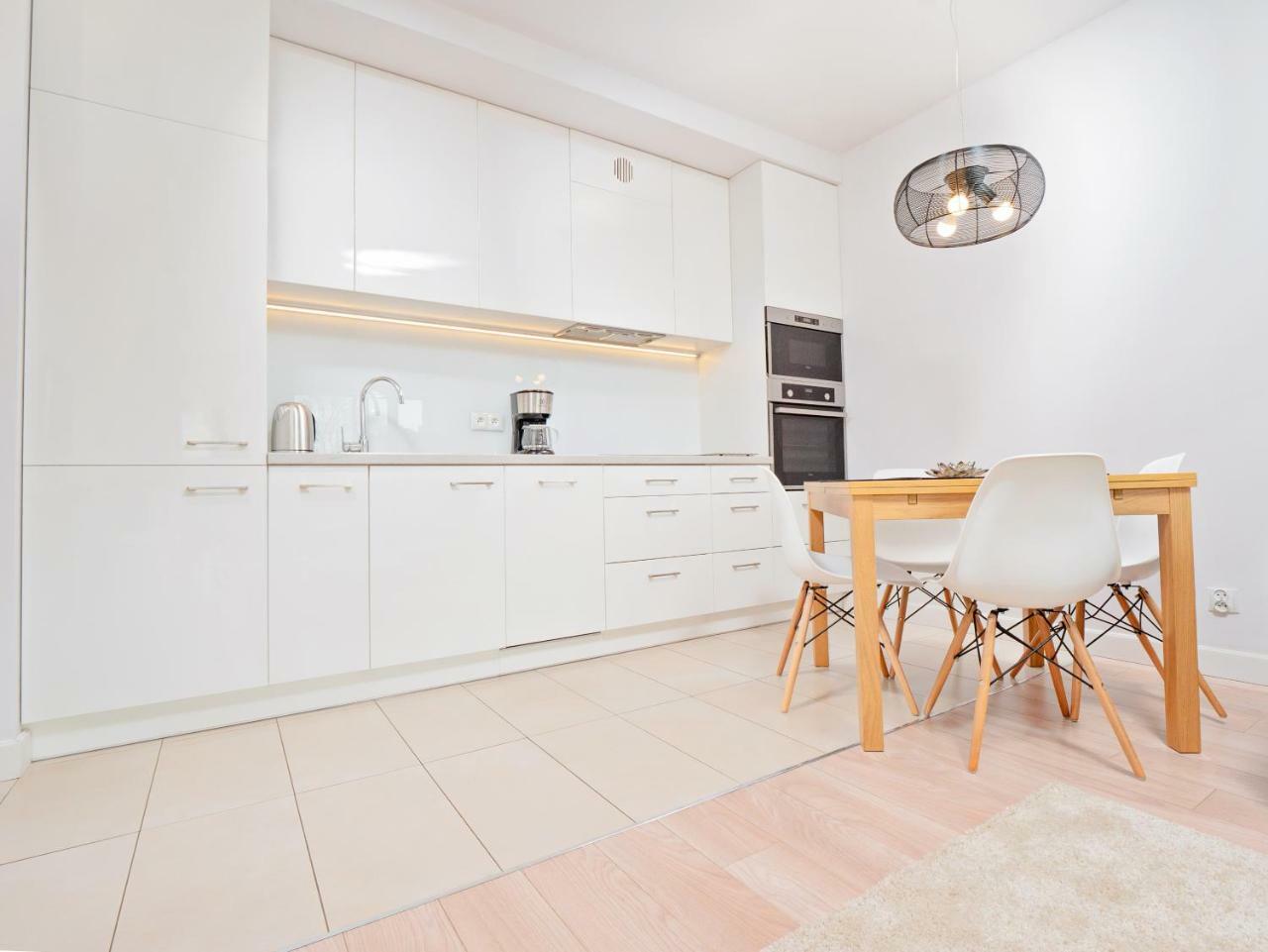 Apartamenty Homely Place - Parking 7 Poznań Eksteriør bilde